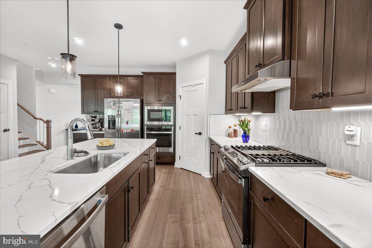 LAKE LINGANORE - Residential