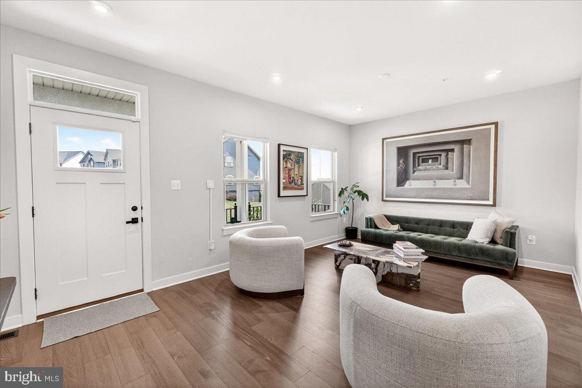 LAKE LINGANORE - Residential