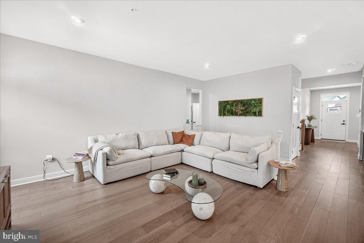 LAKE LINGANORE - Residential