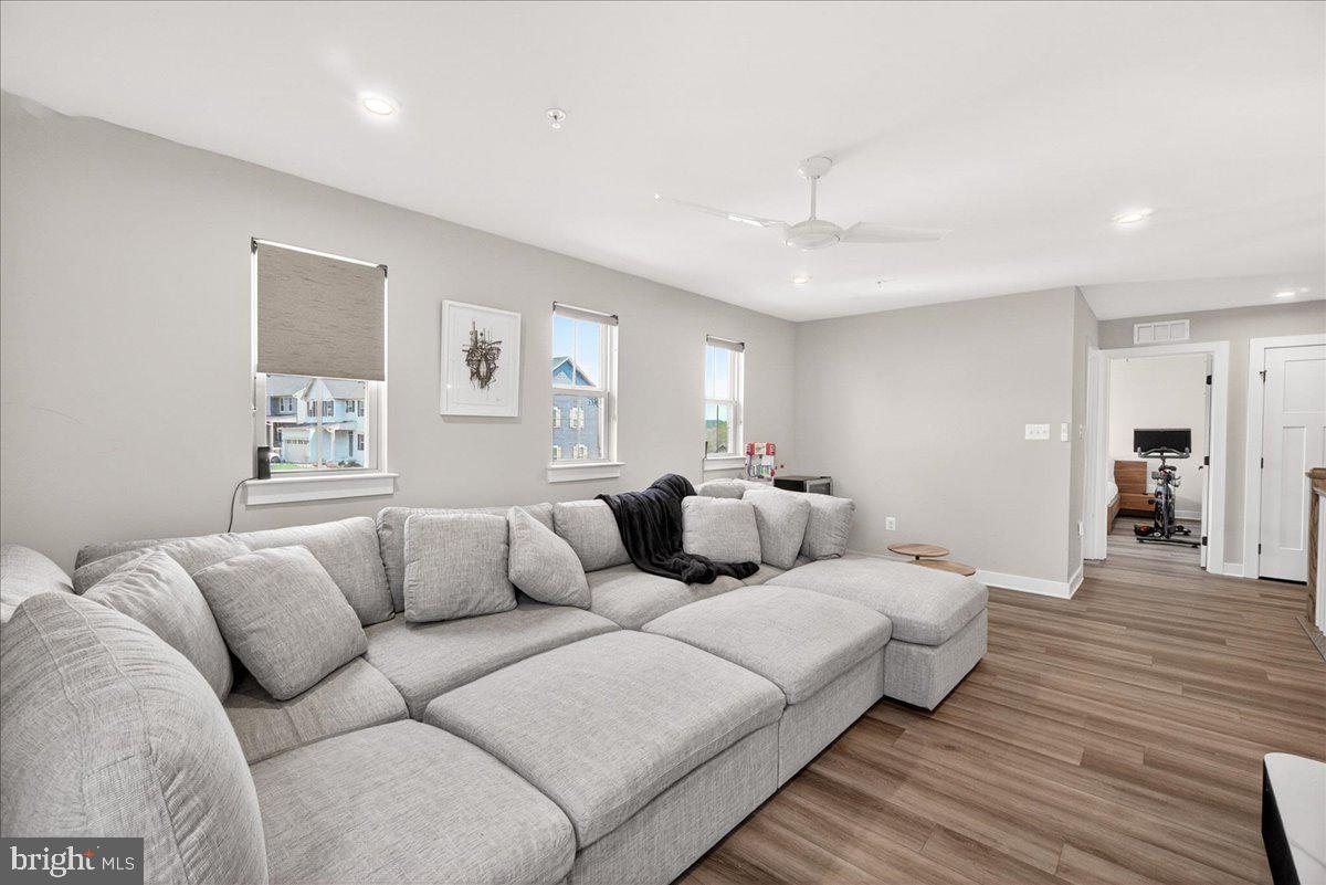 LAKE LINGANORE - Residential