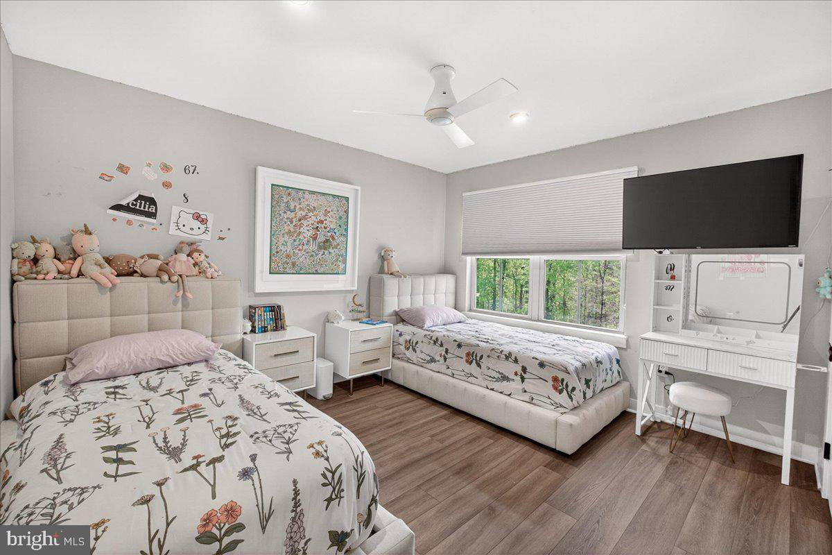 LAKE LINGANORE - Residential