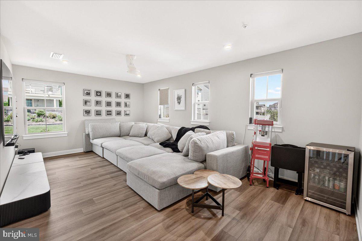 LAKE LINGANORE - Residential