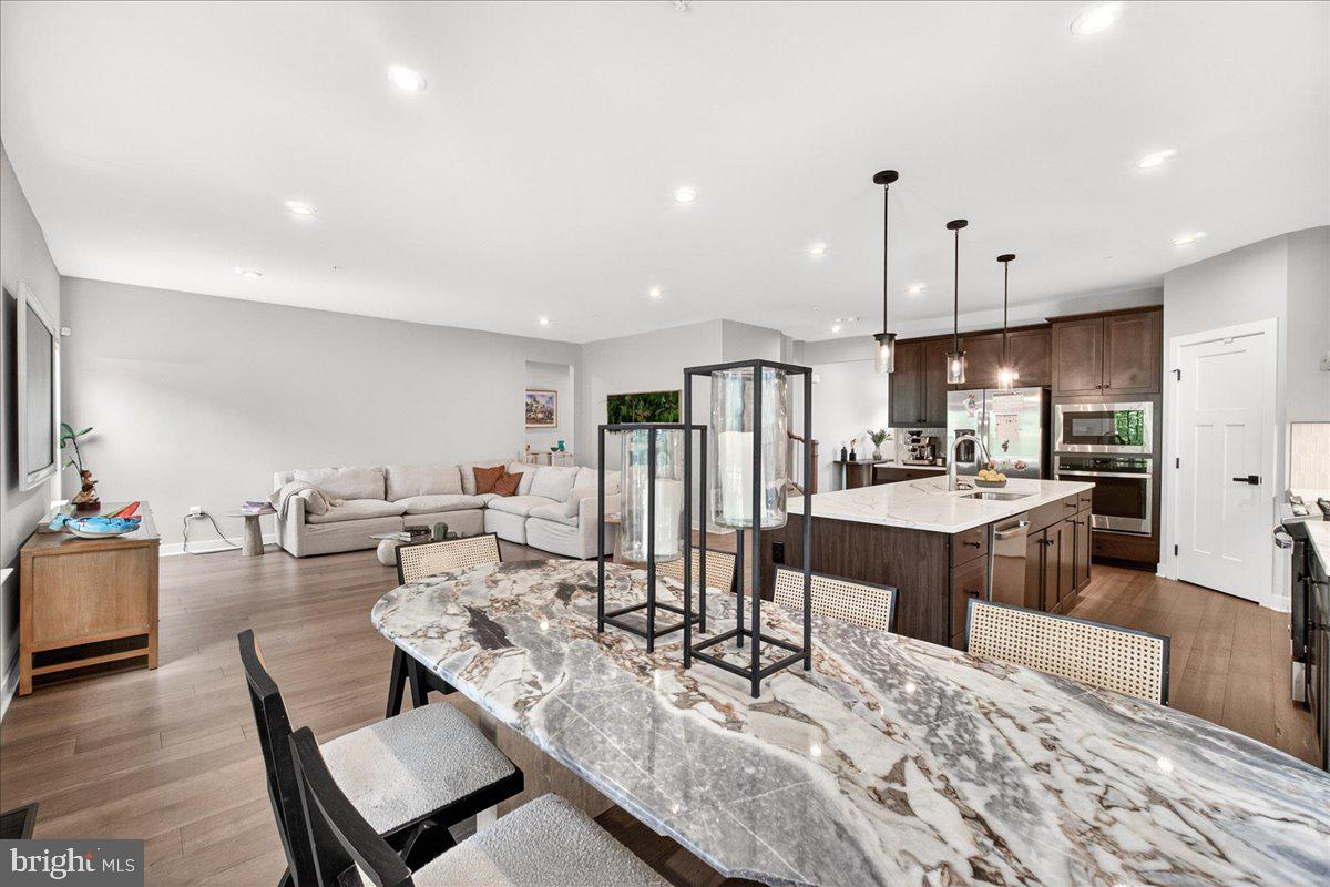 LAKE LINGANORE - Residential