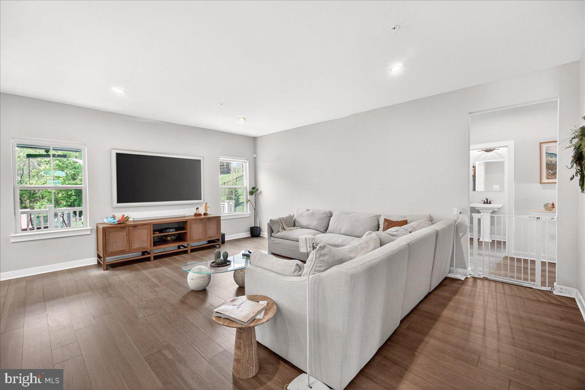 LAKE LINGANORE - Residential