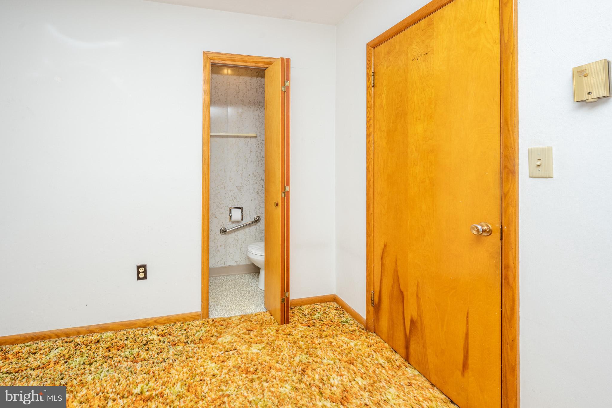 MOUNTAIN LAKE PARK - Residential