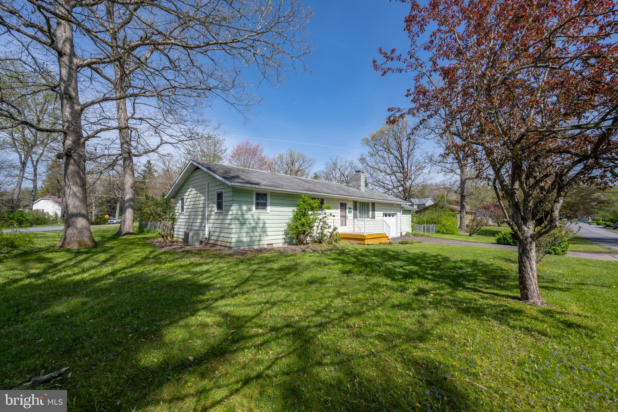 MOUNTAIN LAKE PARK - Residential