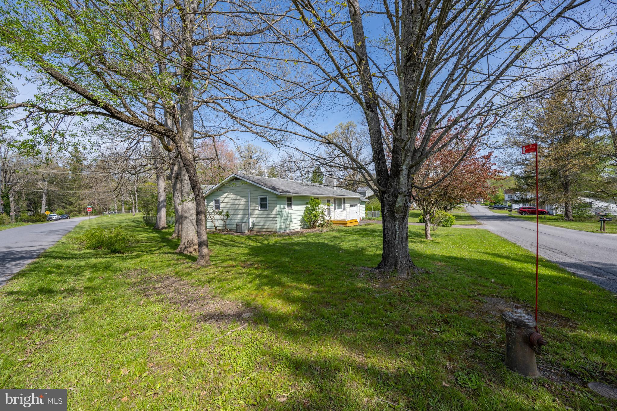 MOUNTAIN LAKE PARK - Residential