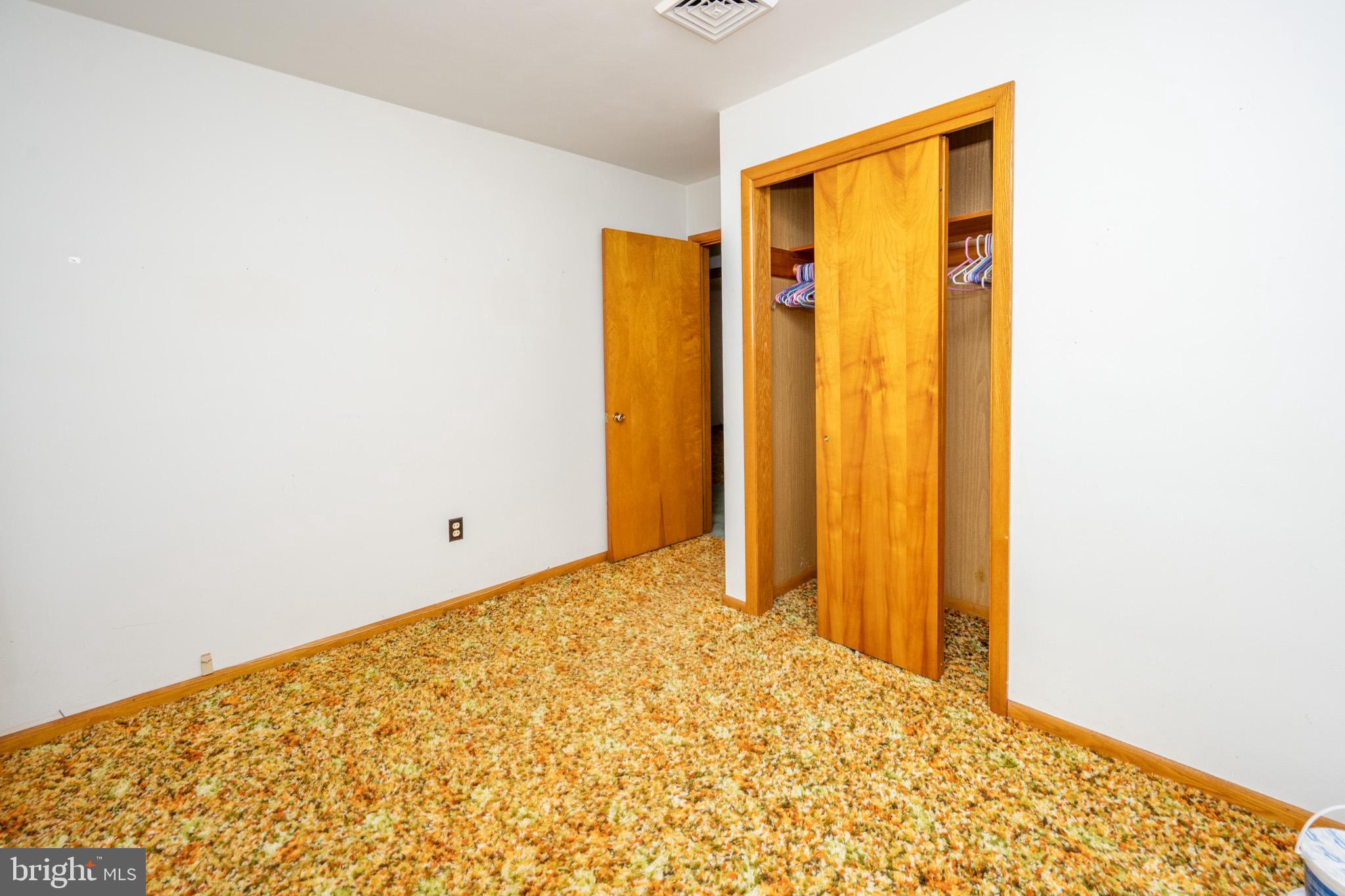 MOUNTAIN LAKE PARK - Residential