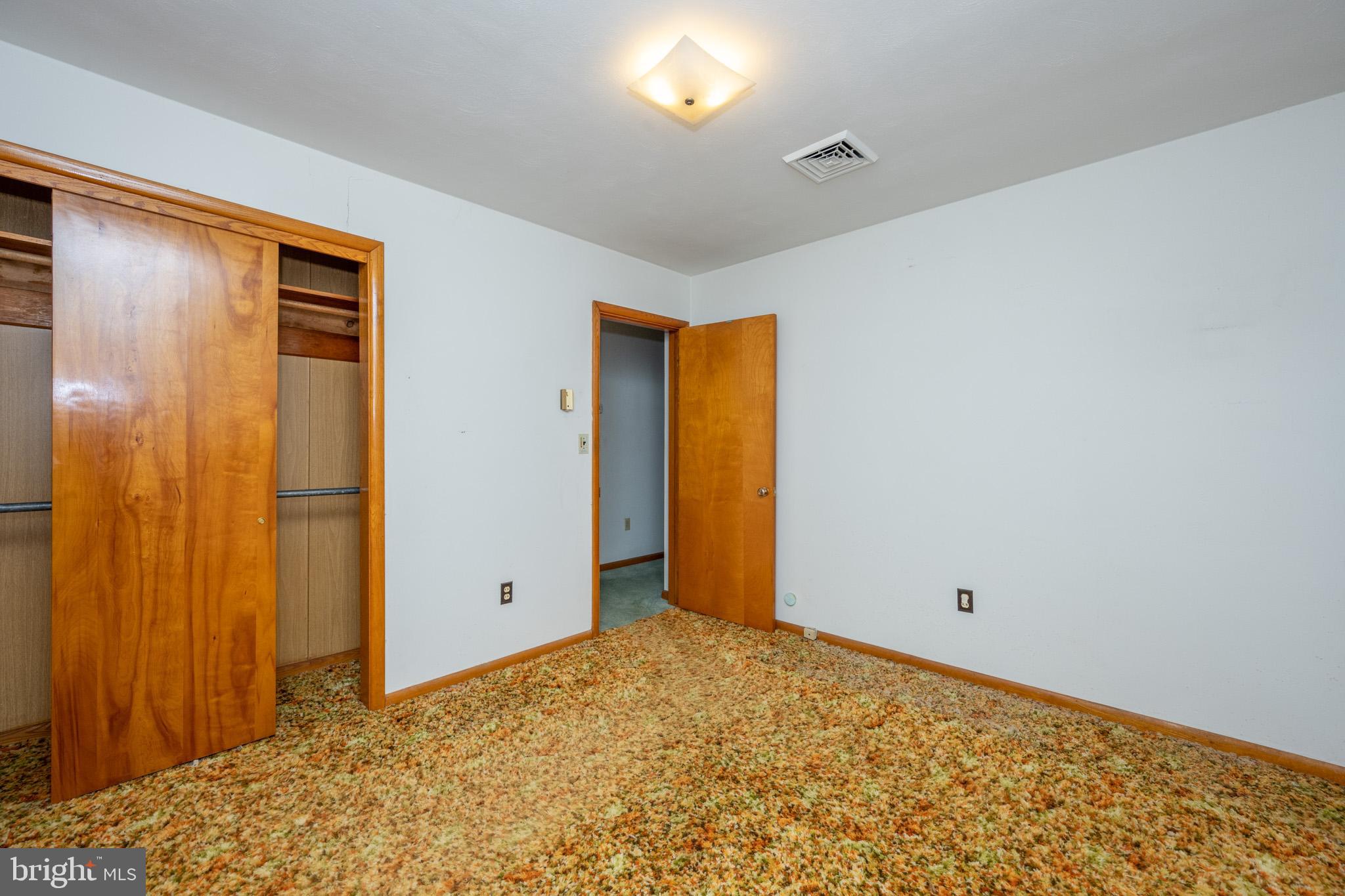 MOUNTAIN LAKE PARK - Residential