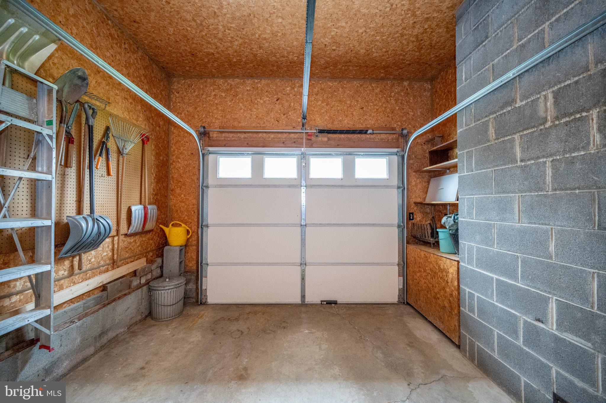 MOUNTAIN LAKE PARK - Residential