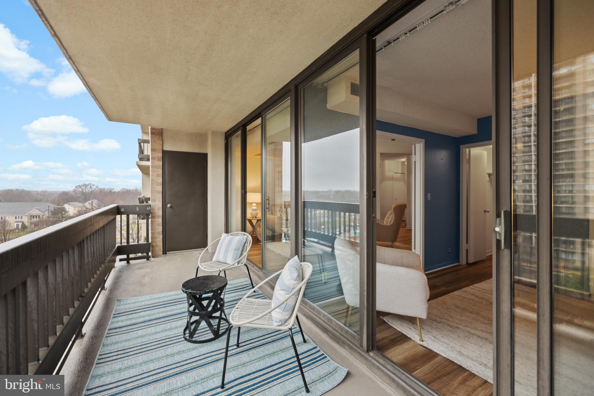 SKYLINE SQUARE CONDO - Residential