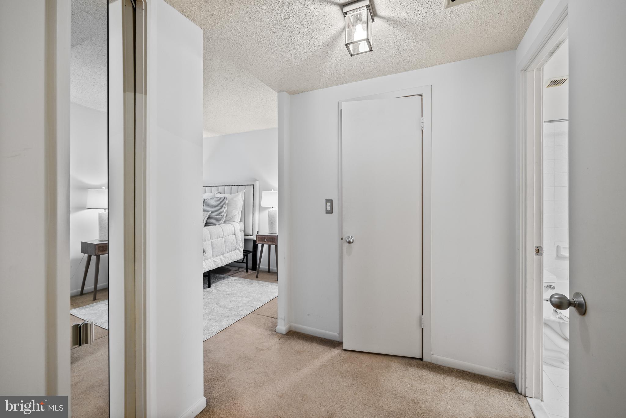 SKYLINE SQUARE CONDO - Residential