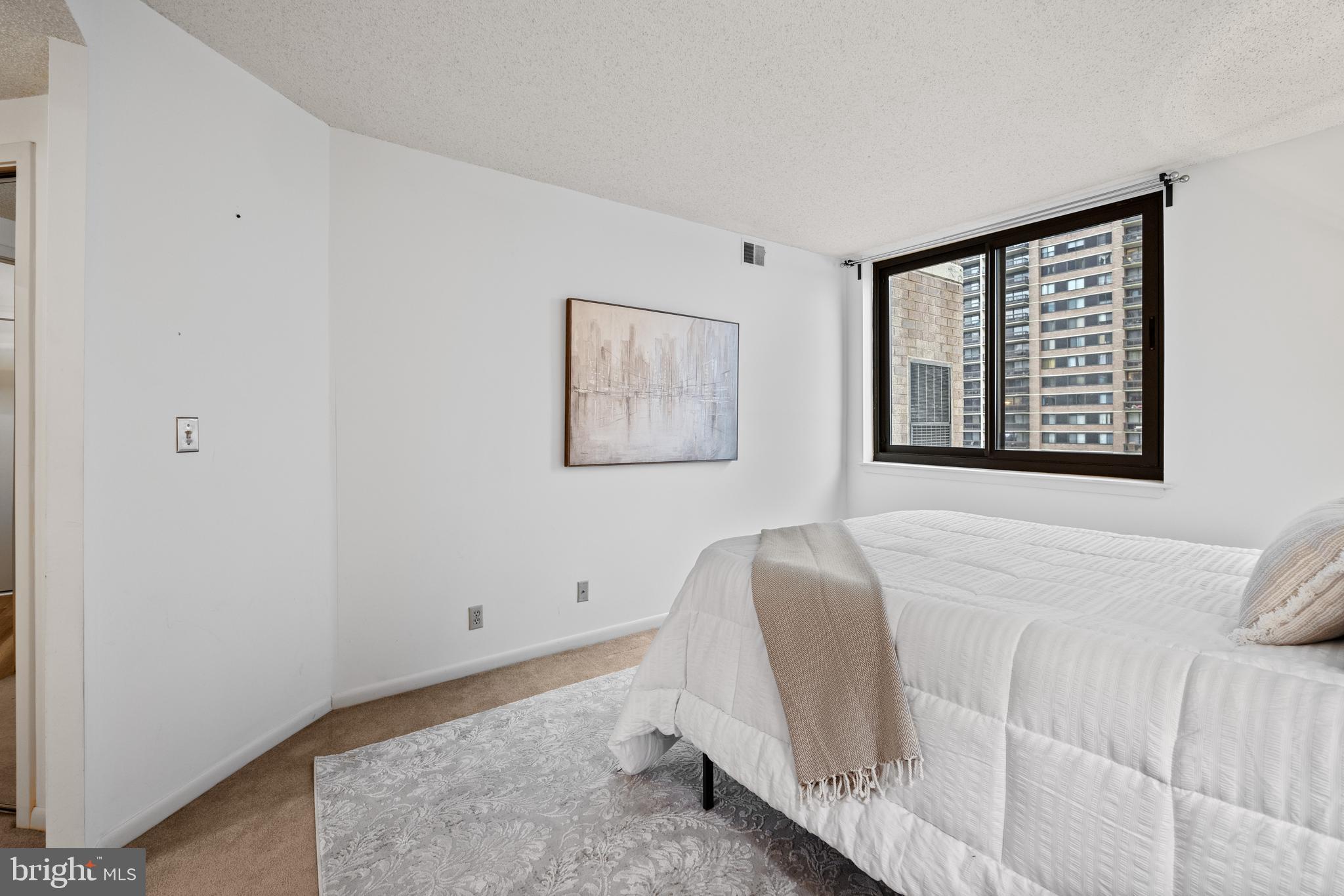 SKYLINE SQUARE CONDO - Residential