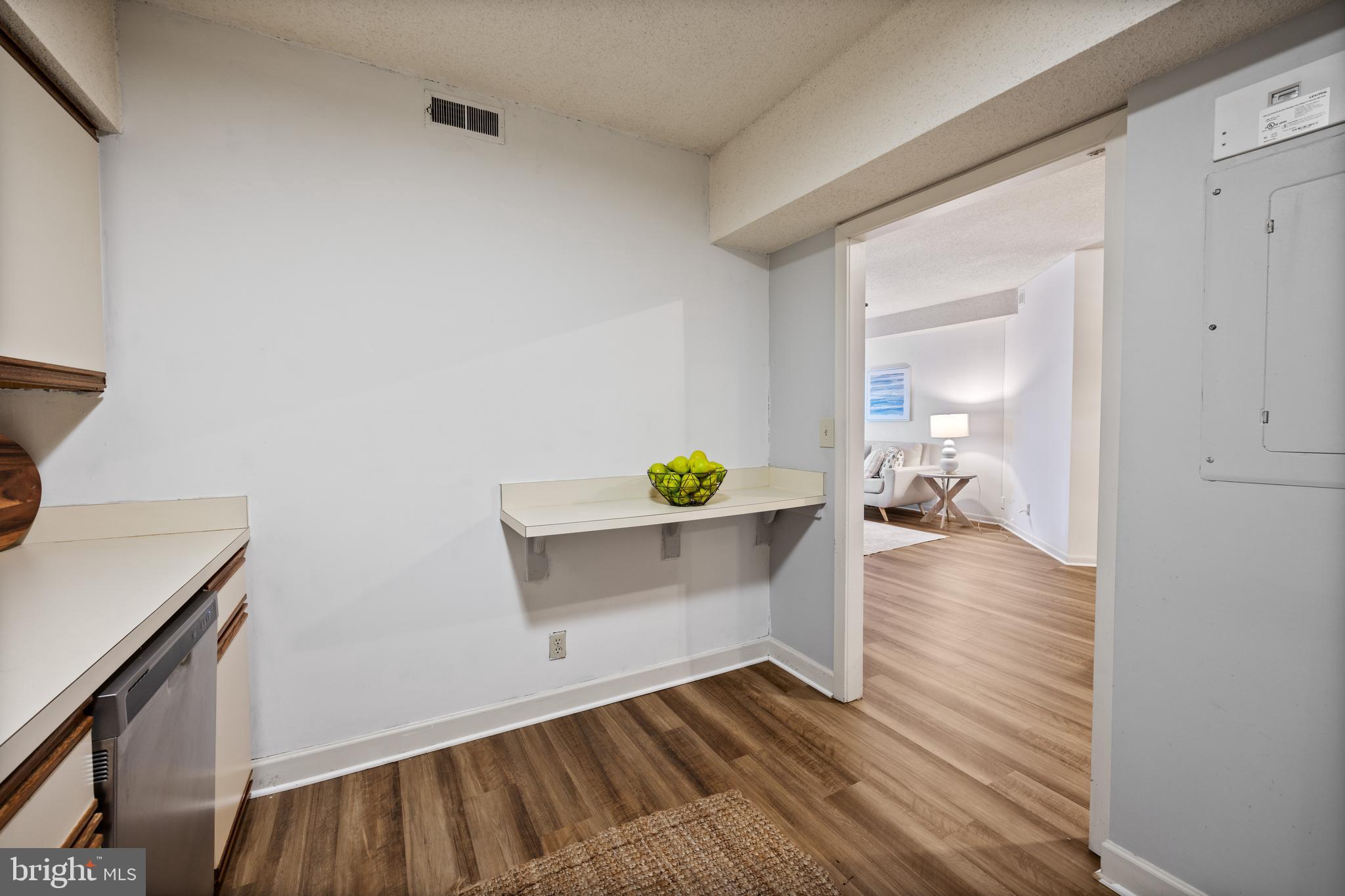 SKYLINE SQUARE CONDO - Residential