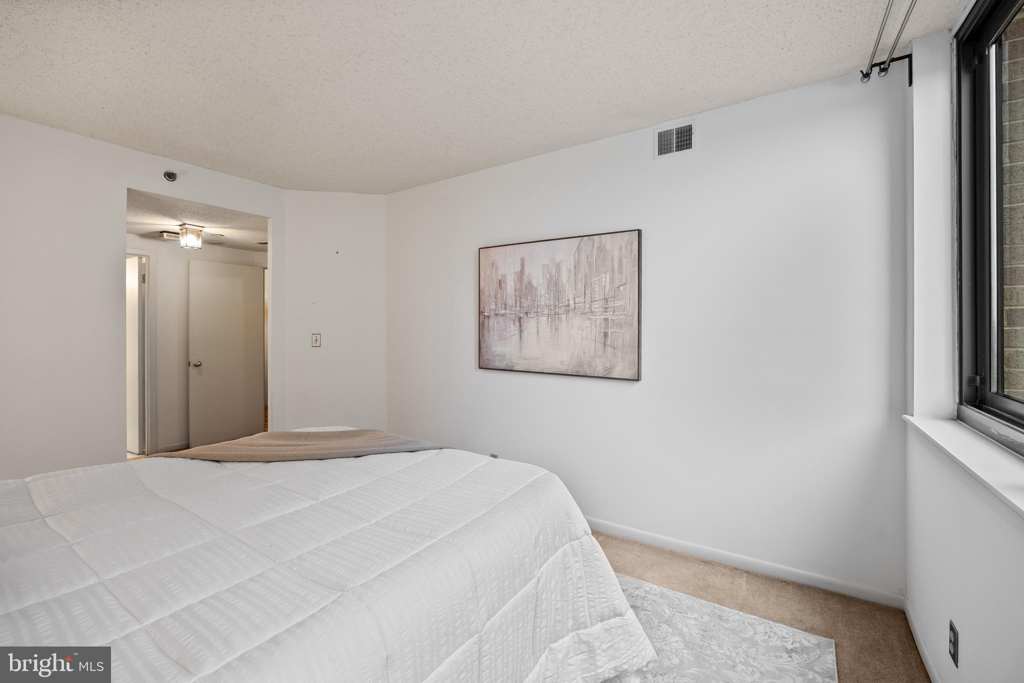 SKYLINE SQUARE CONDO - Residential