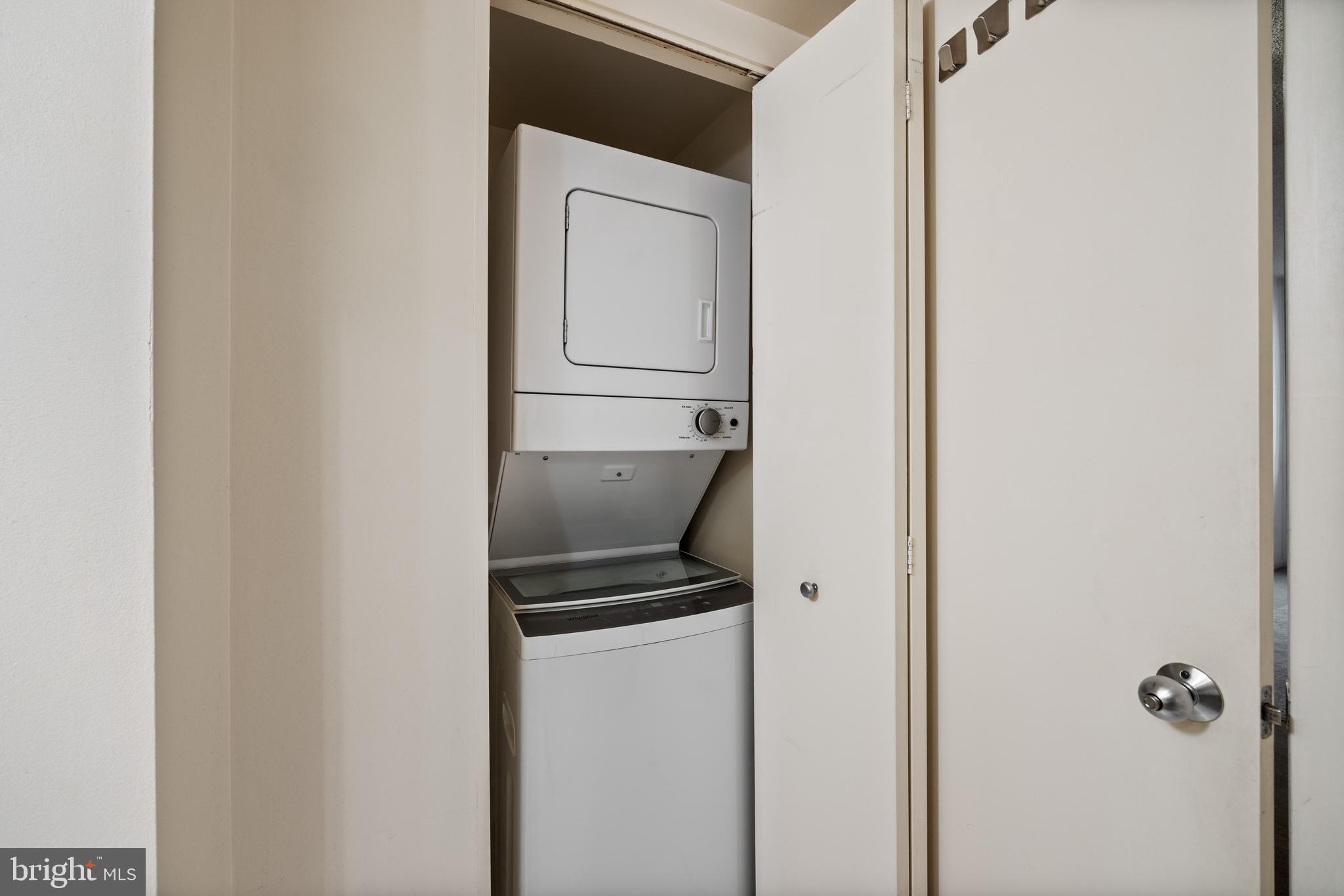 SKYLINE SQUARE CONDO - Residential