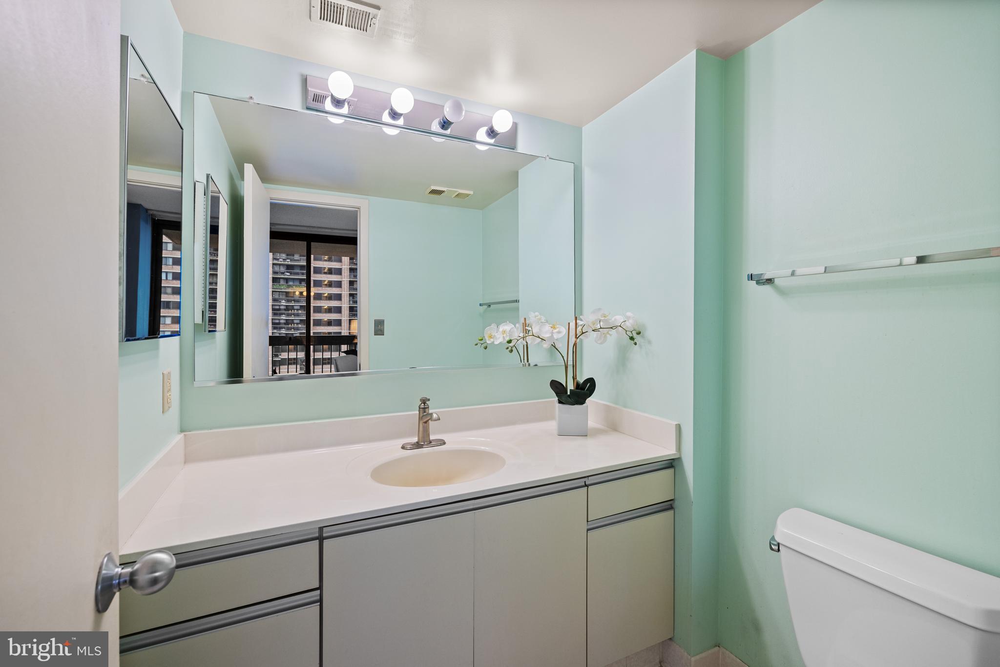 SKYLINE SQUARE CONDO - Residential