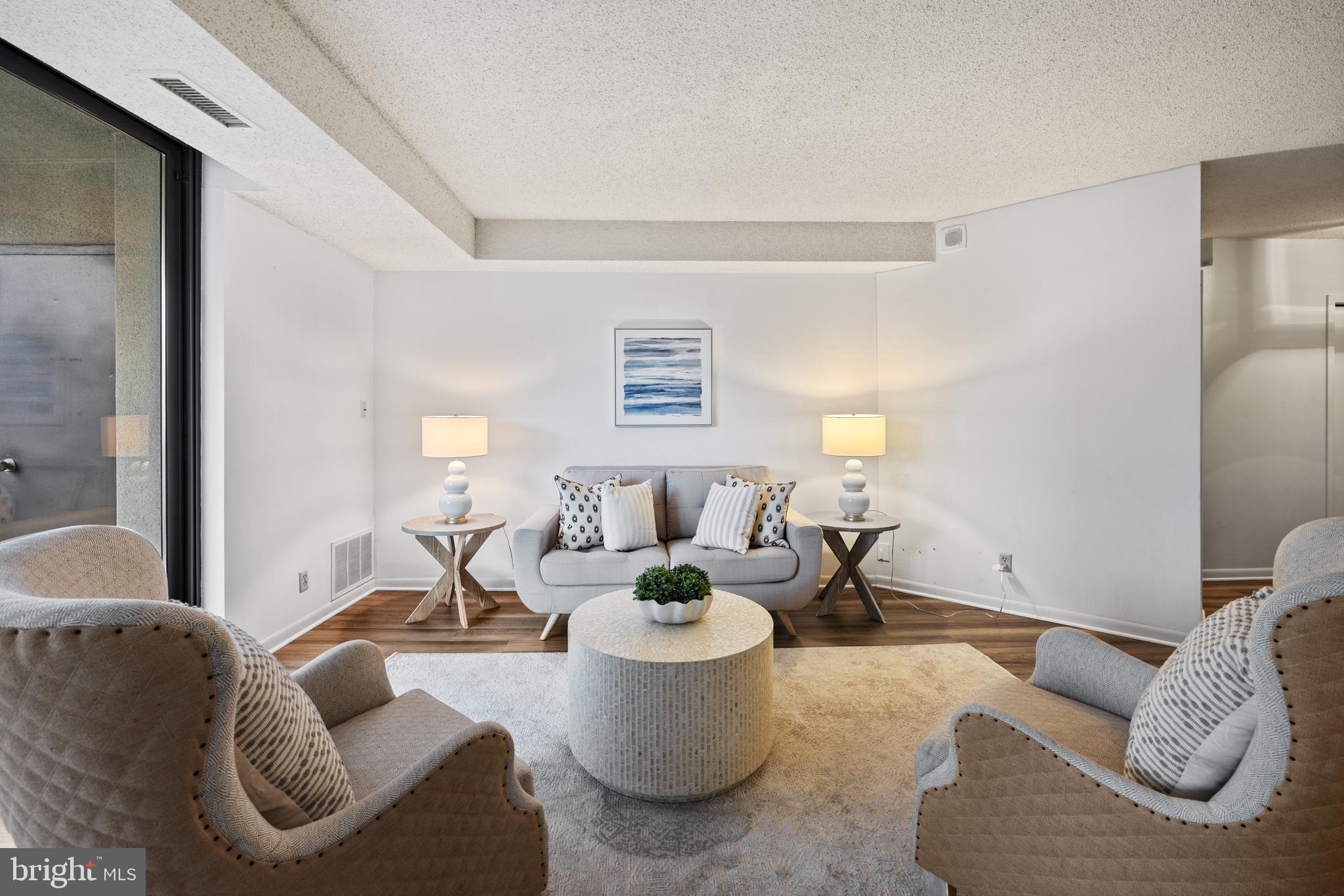 SKYLINE SQUARE CONDO - Residential