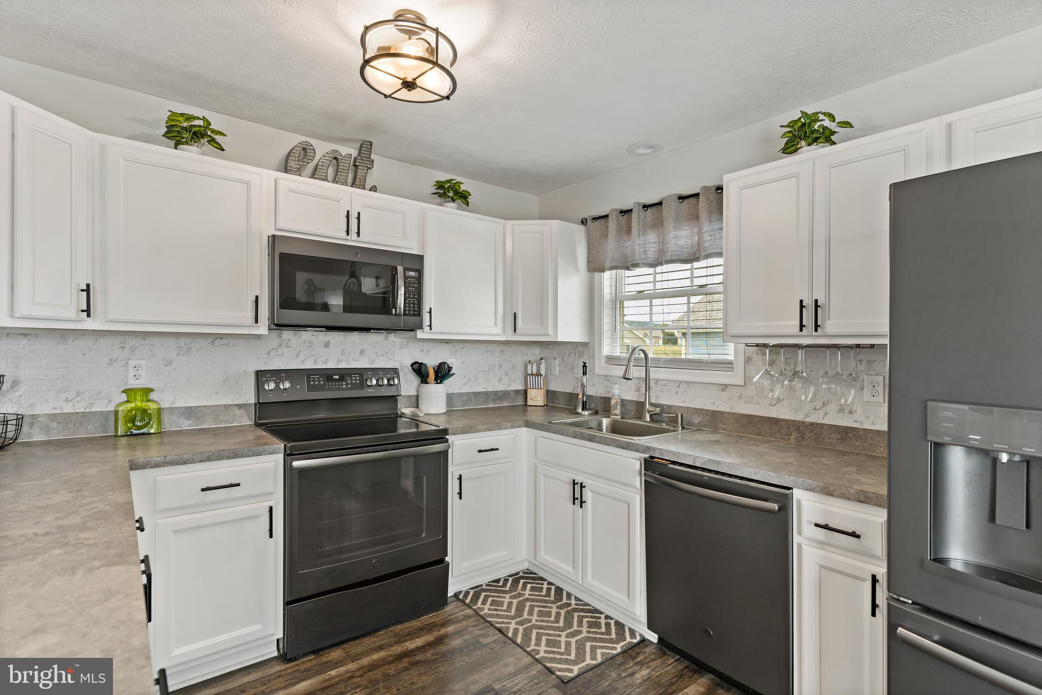 PEBBLE RIDGE - Residential