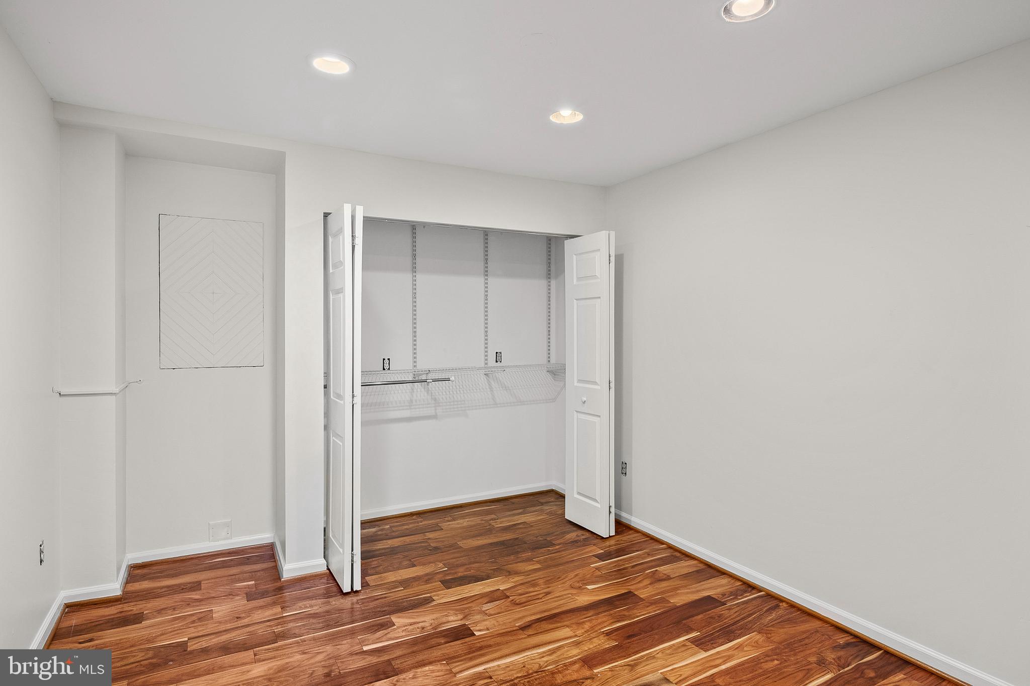 VANTAGE POINT - Residential