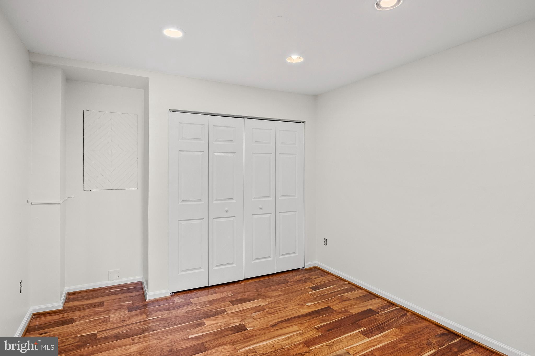 VANTAGE POINT - Residential