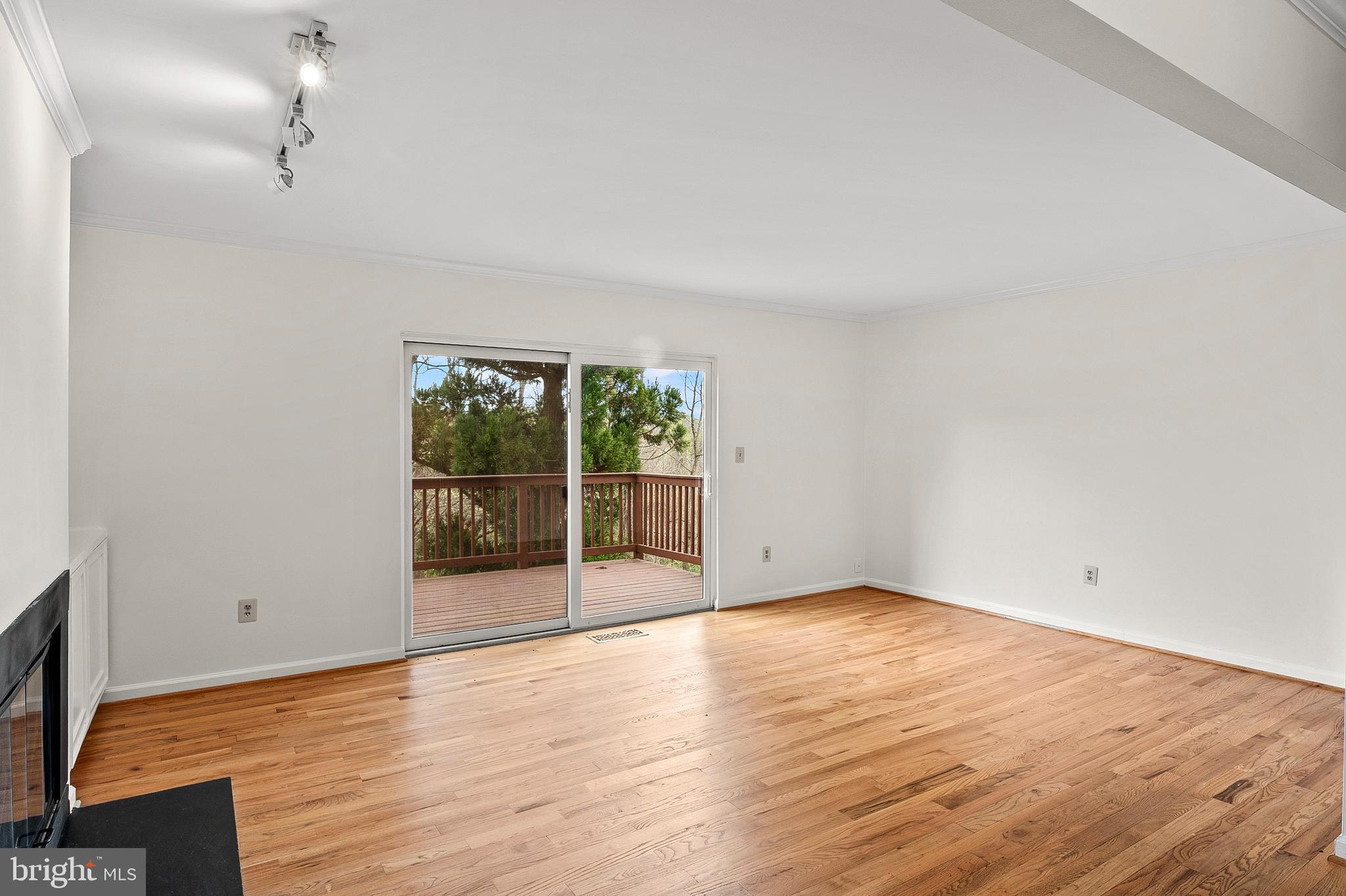 VANTAGE POINT - Residential