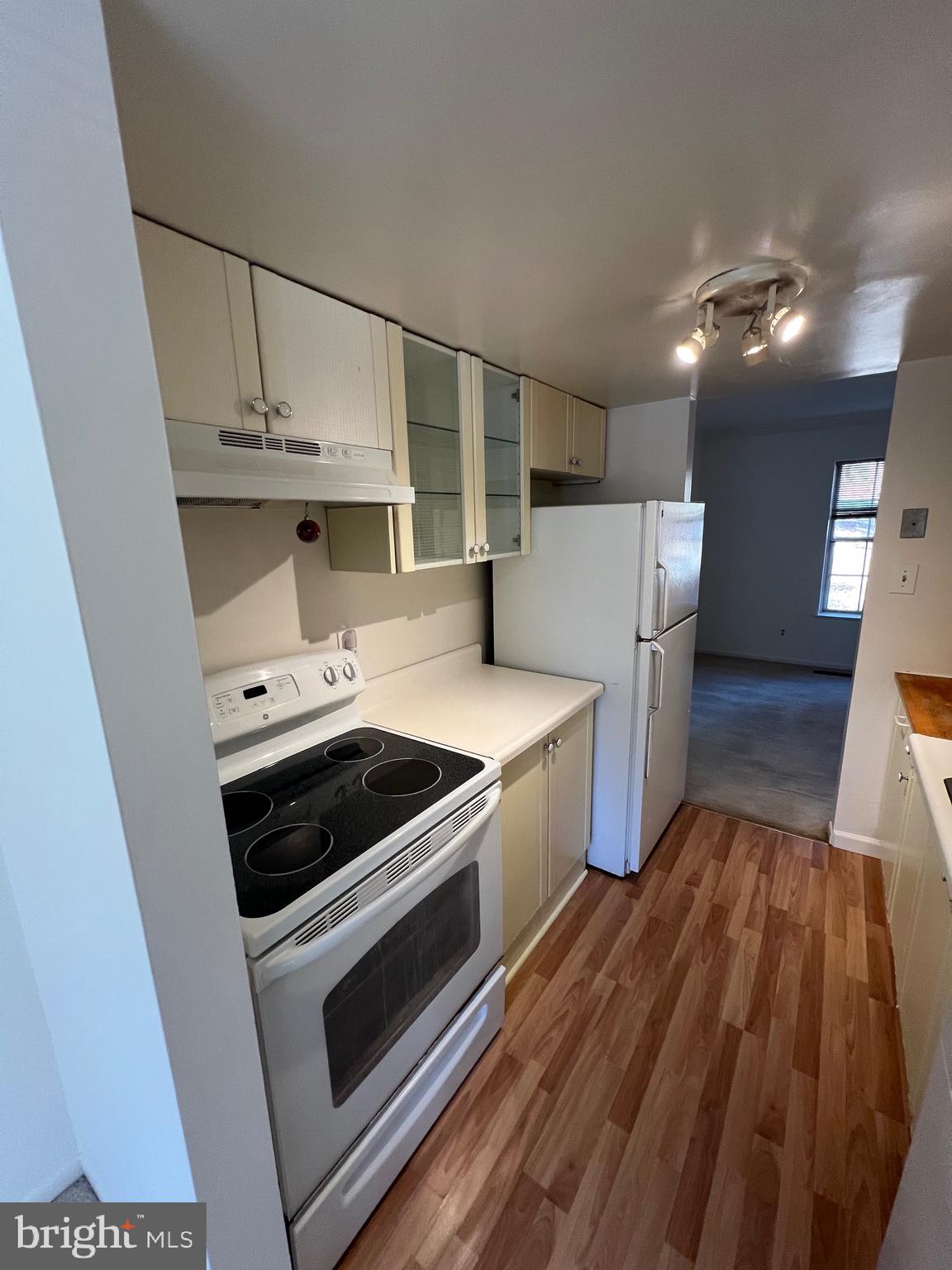 VILLAGE OF LONG REACH - Residential Lease