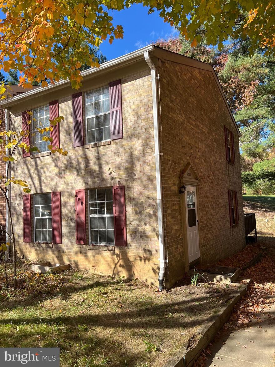 Cozy and affordable Three bedroom, One Full bathroom end of row townhome with lovely back deck, and freshly painted. Hurry wont last long! Qualifying criteria include a minimum credit score of 600 and gross annual income of $75,250.