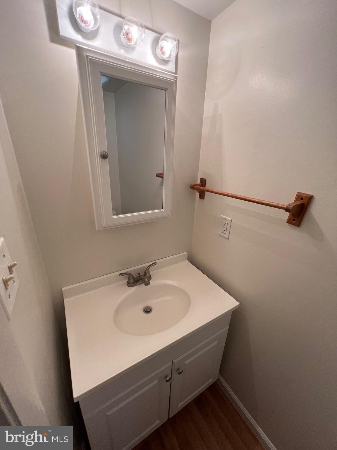 VILLAGE OF LONG REACH - Residential Lease