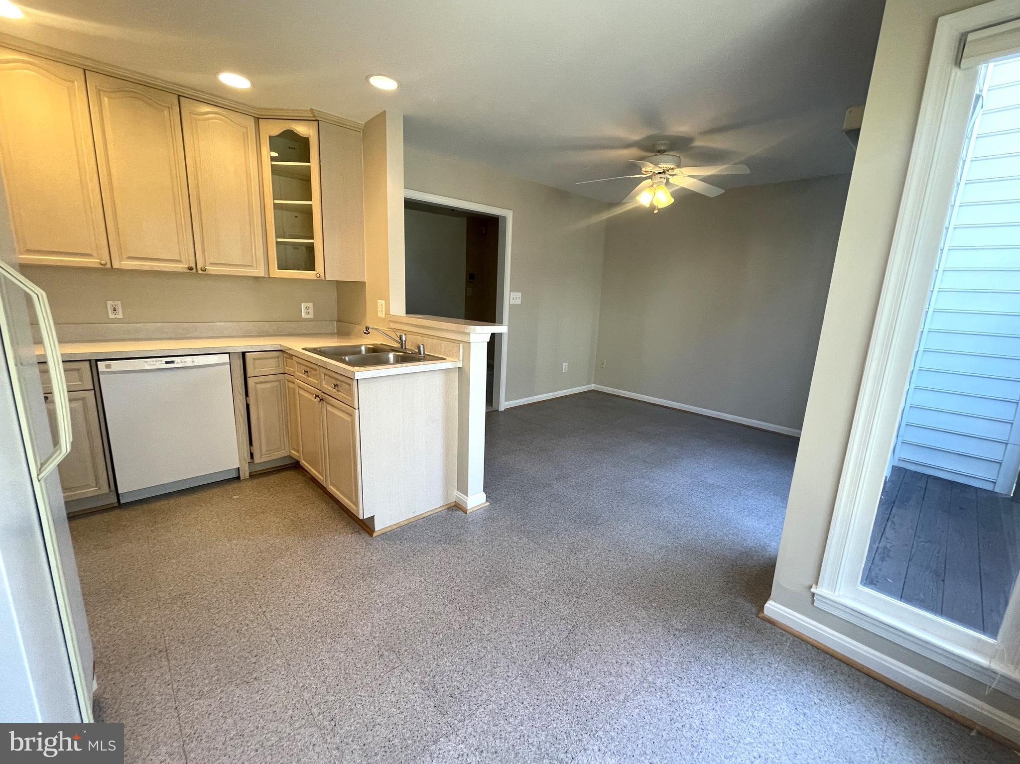 STONEGATE - Residential Lease