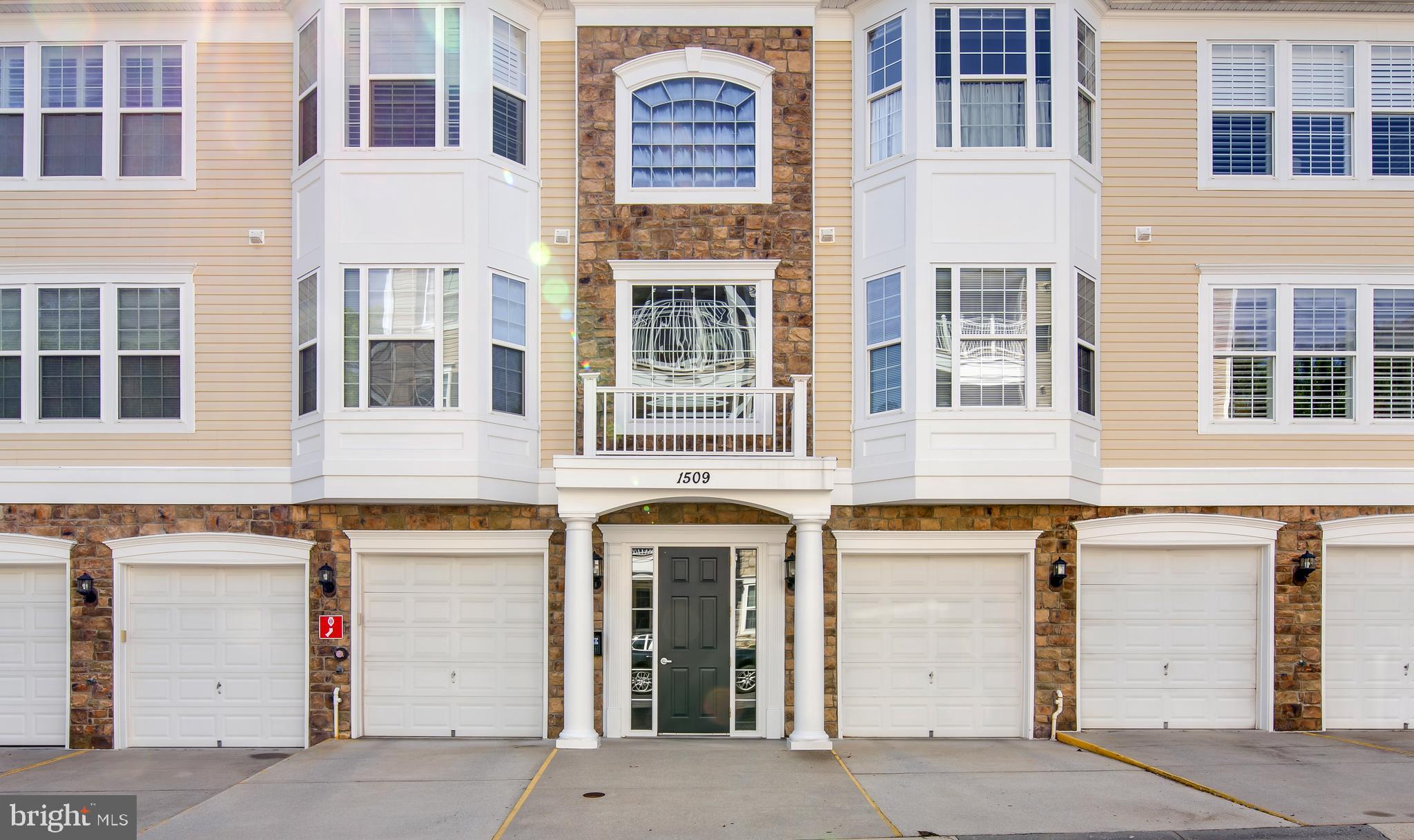 FOUR SEASONS - Residential