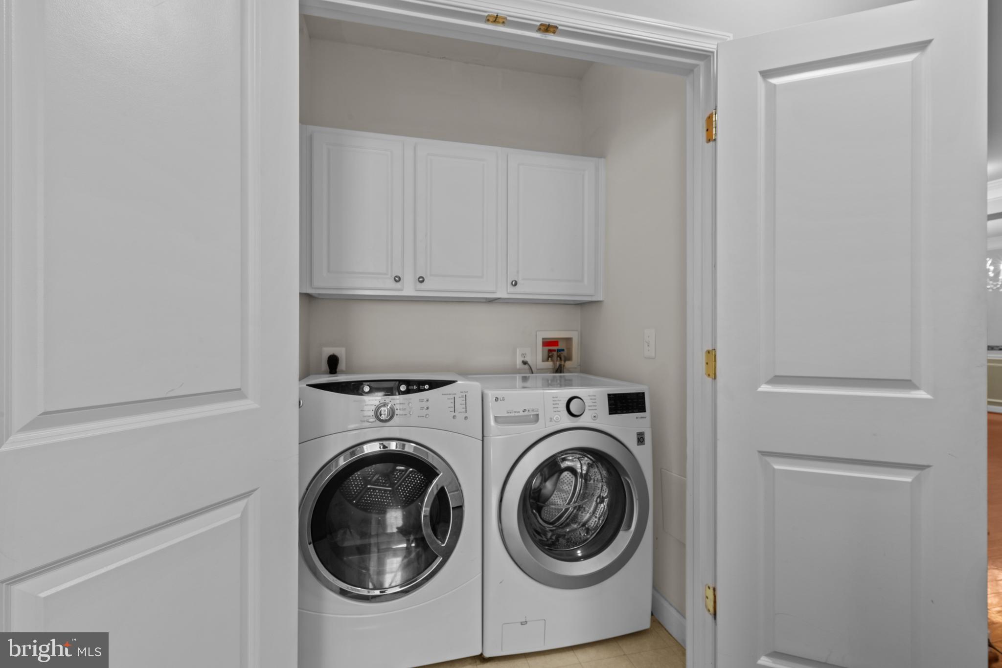 FOUR SEASONS - Residential