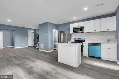 Townhouse For Sale - 4216 Reisterstown Road<br/> BALTIMORE, MD 21215