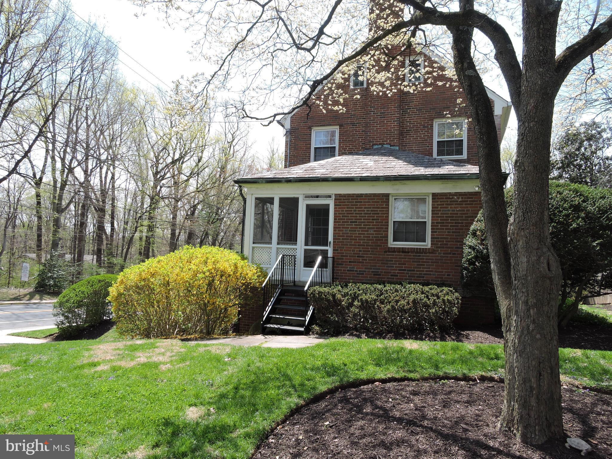 PARKWOOD - Residential Lease