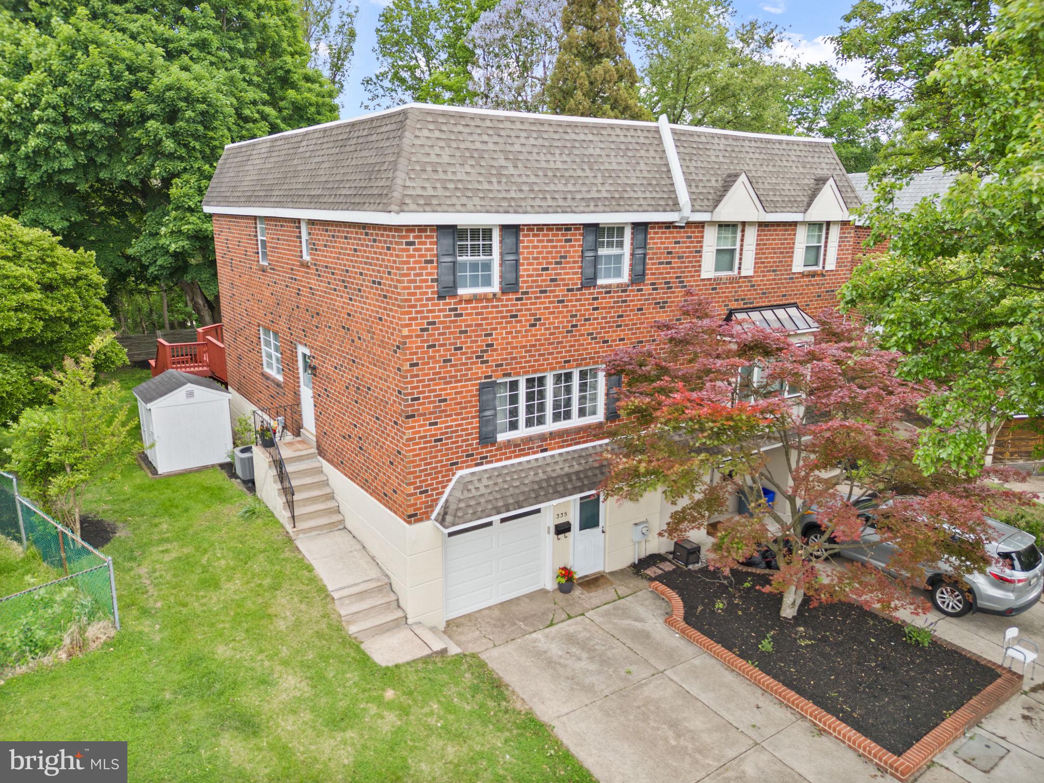 ROXBOROUGH - Residential