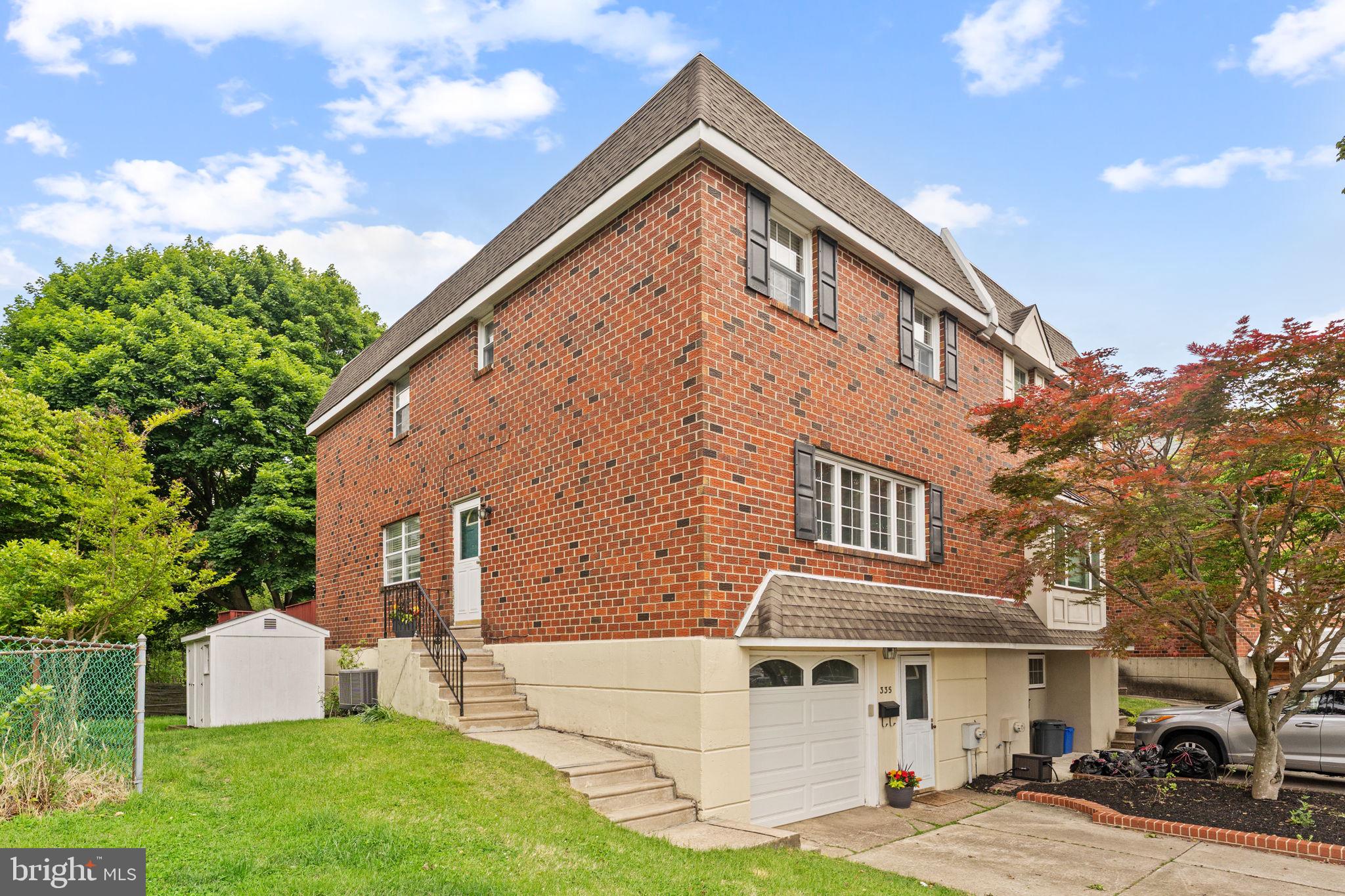 ROXBOROUGH - Residential