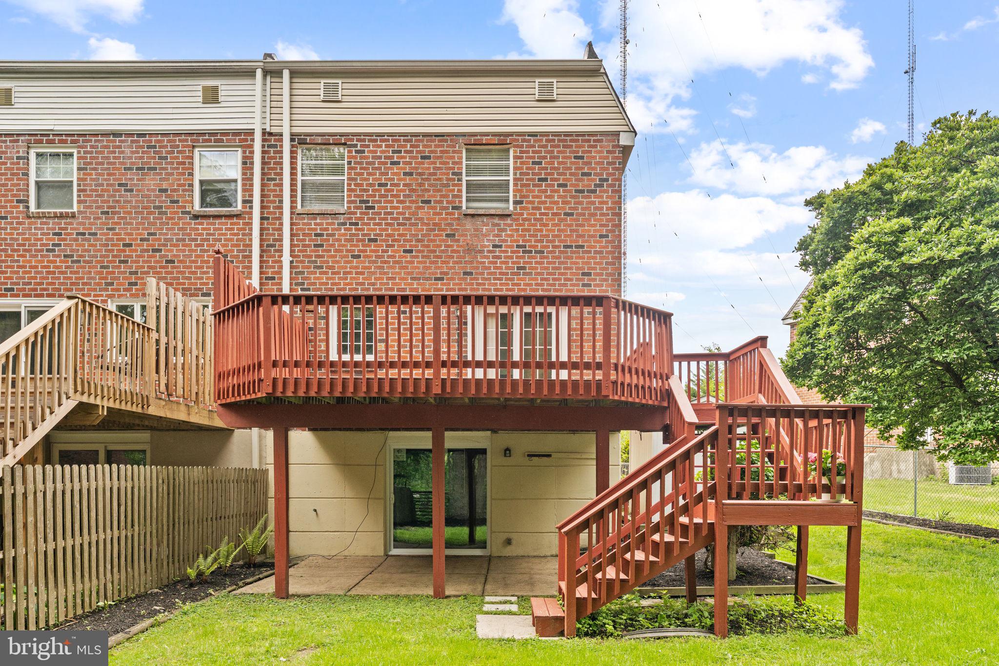 ROXBOROUGH - Residential