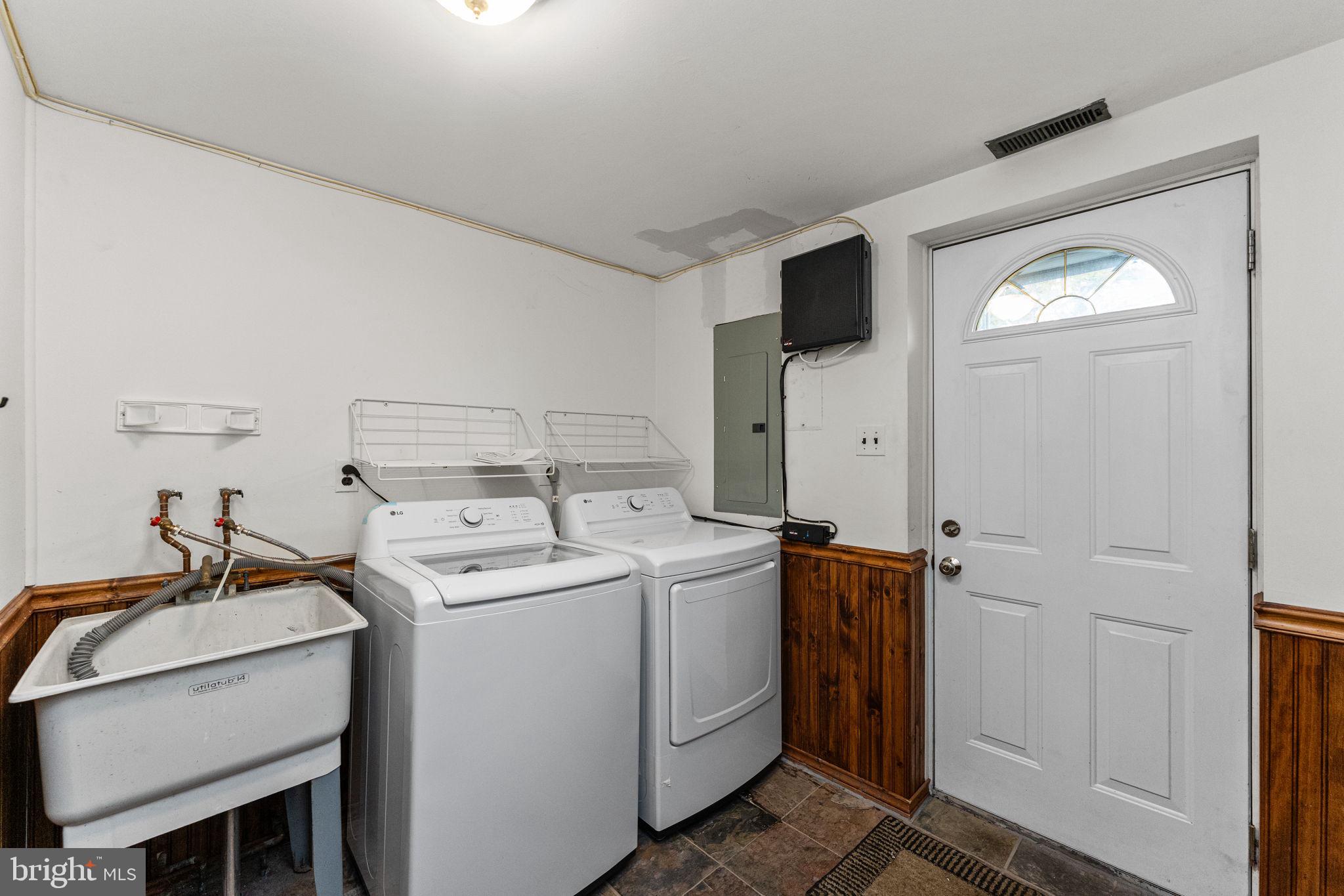 ROXBOROUGH - Residential