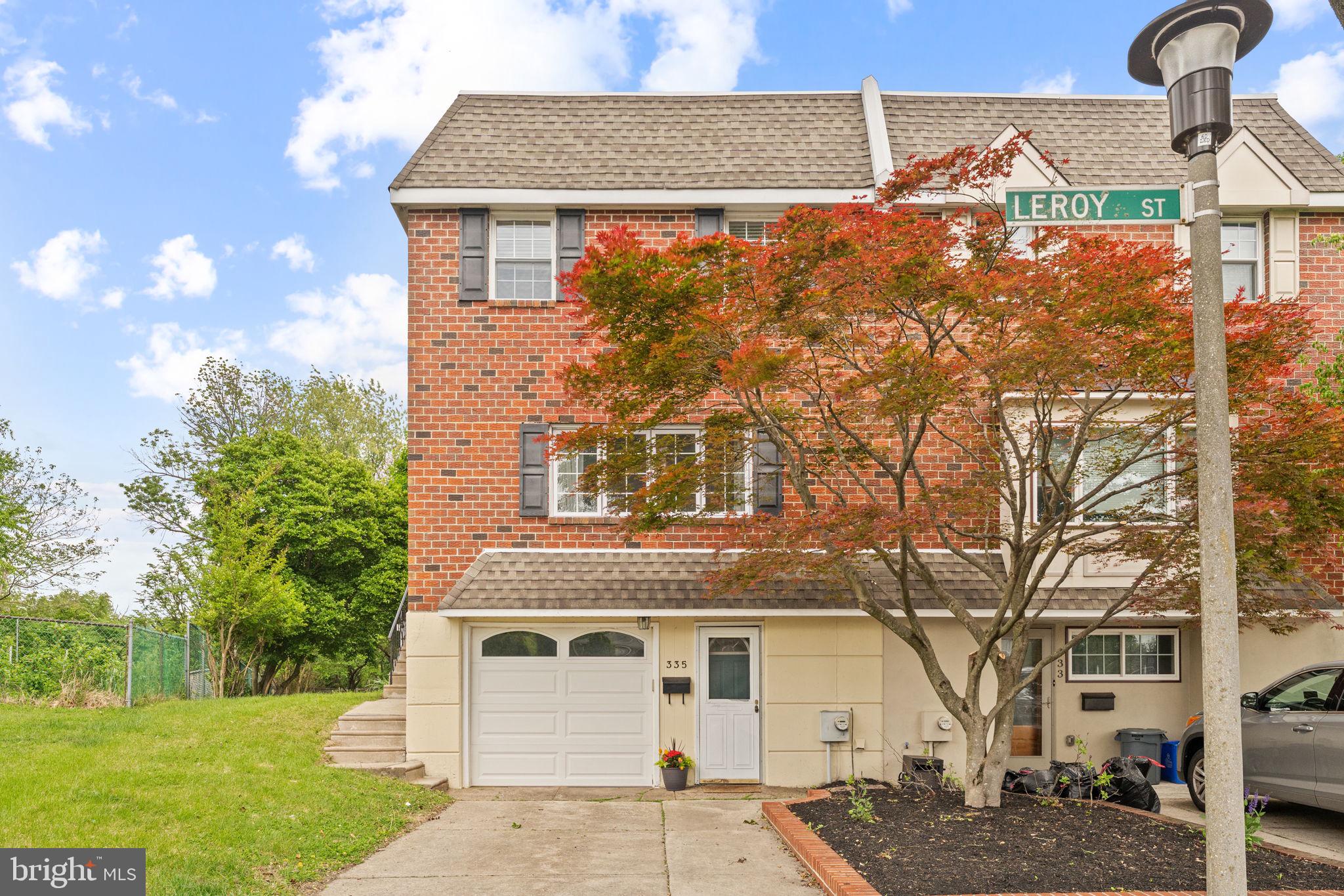 ROXBOROUGH - Residential