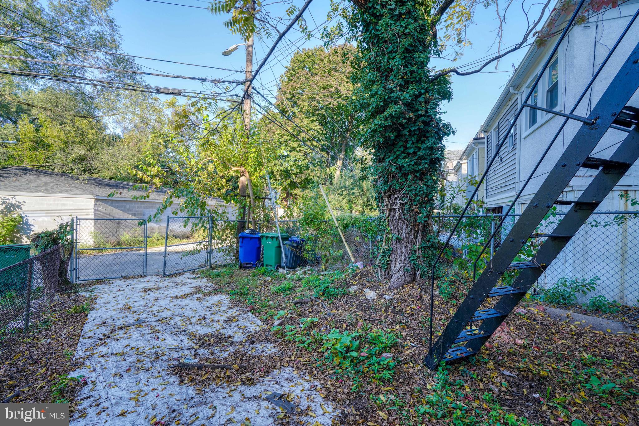 EDMONDSON VIILLAGE - Residential Lease