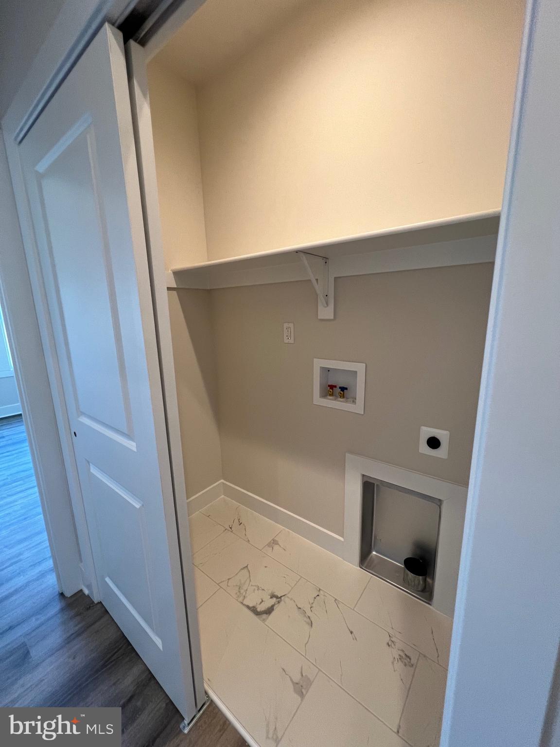 GLEBE HARBOR - Residential