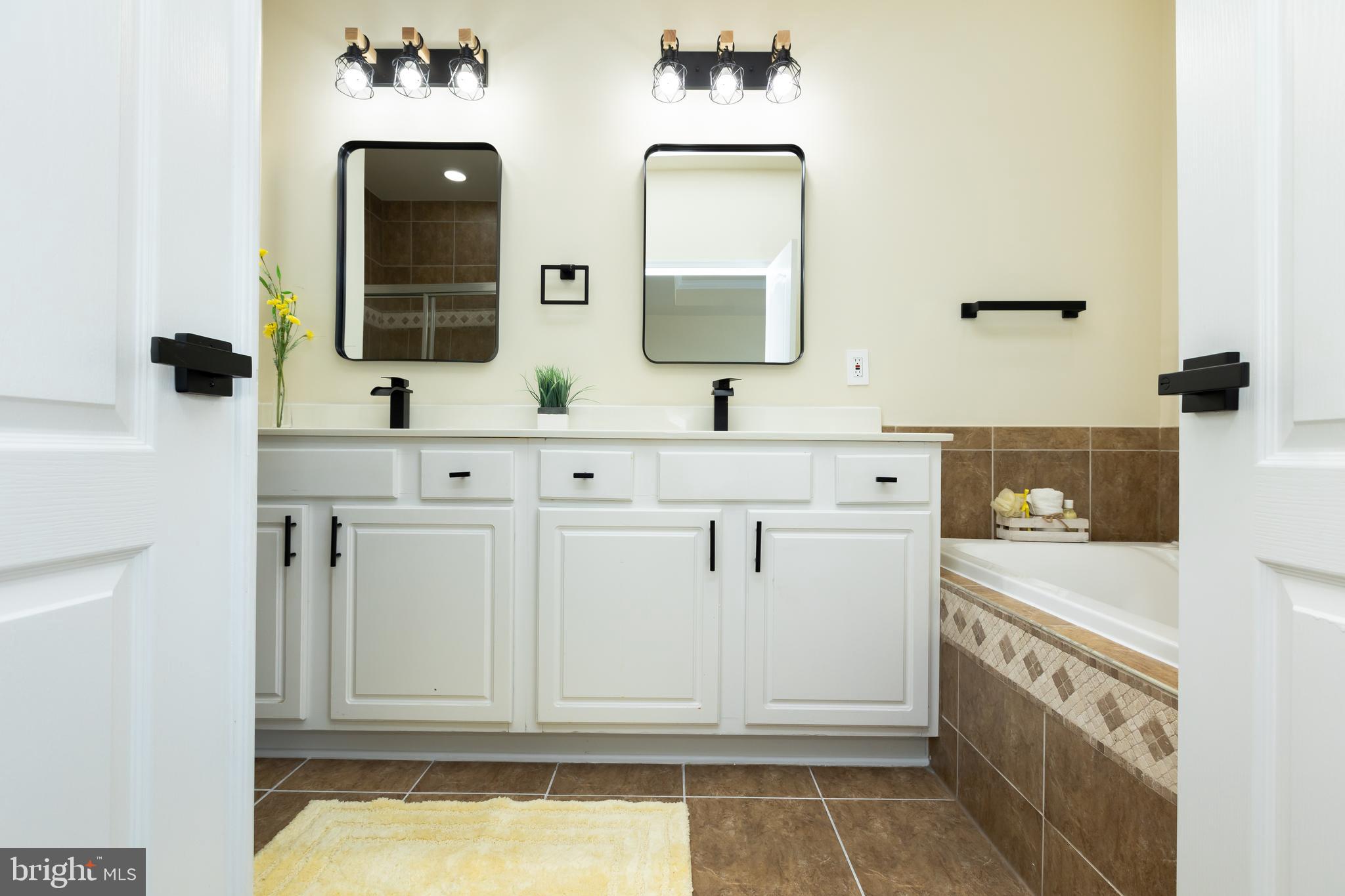 RESIDENCES AT VICTORY PROMENADE - Residential