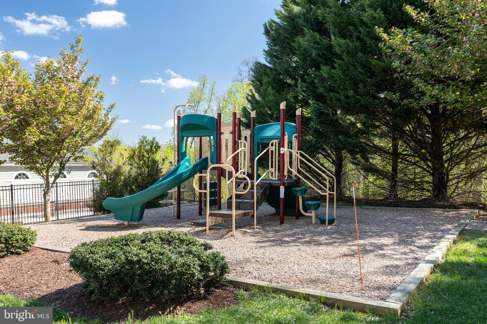 RESIDENCES AT VICTORY PROMENADE - Residential