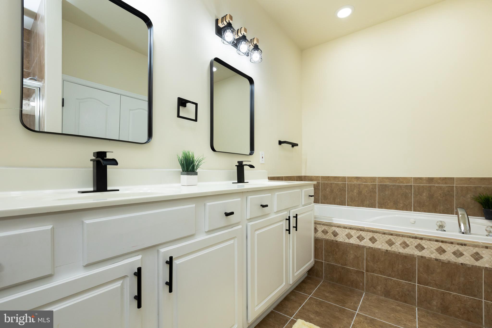 RESIDENCES AT VICTORY PROMENADE - Residential