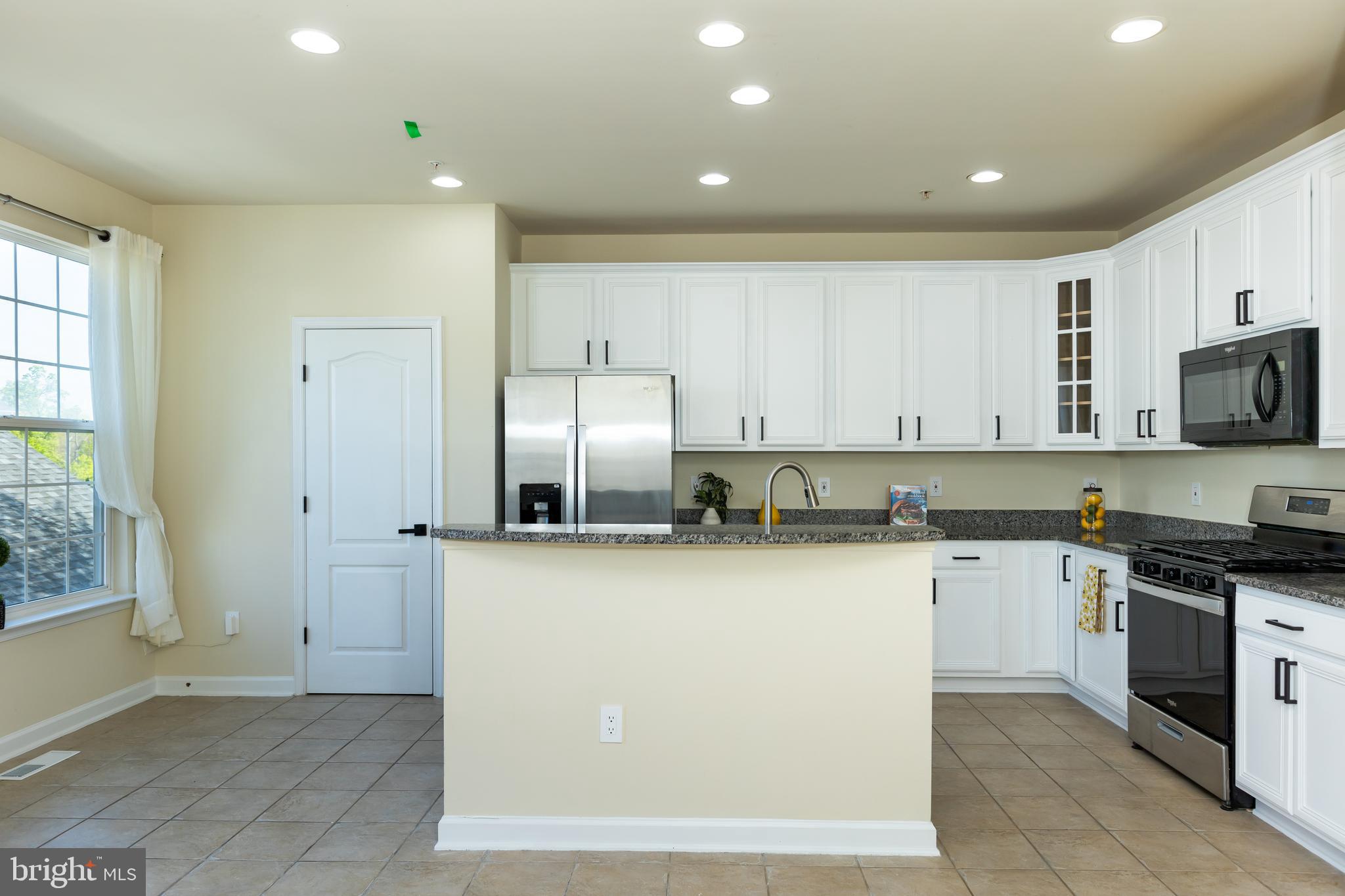 RESIDENCES AT VICTORY PROMENADE - Residential