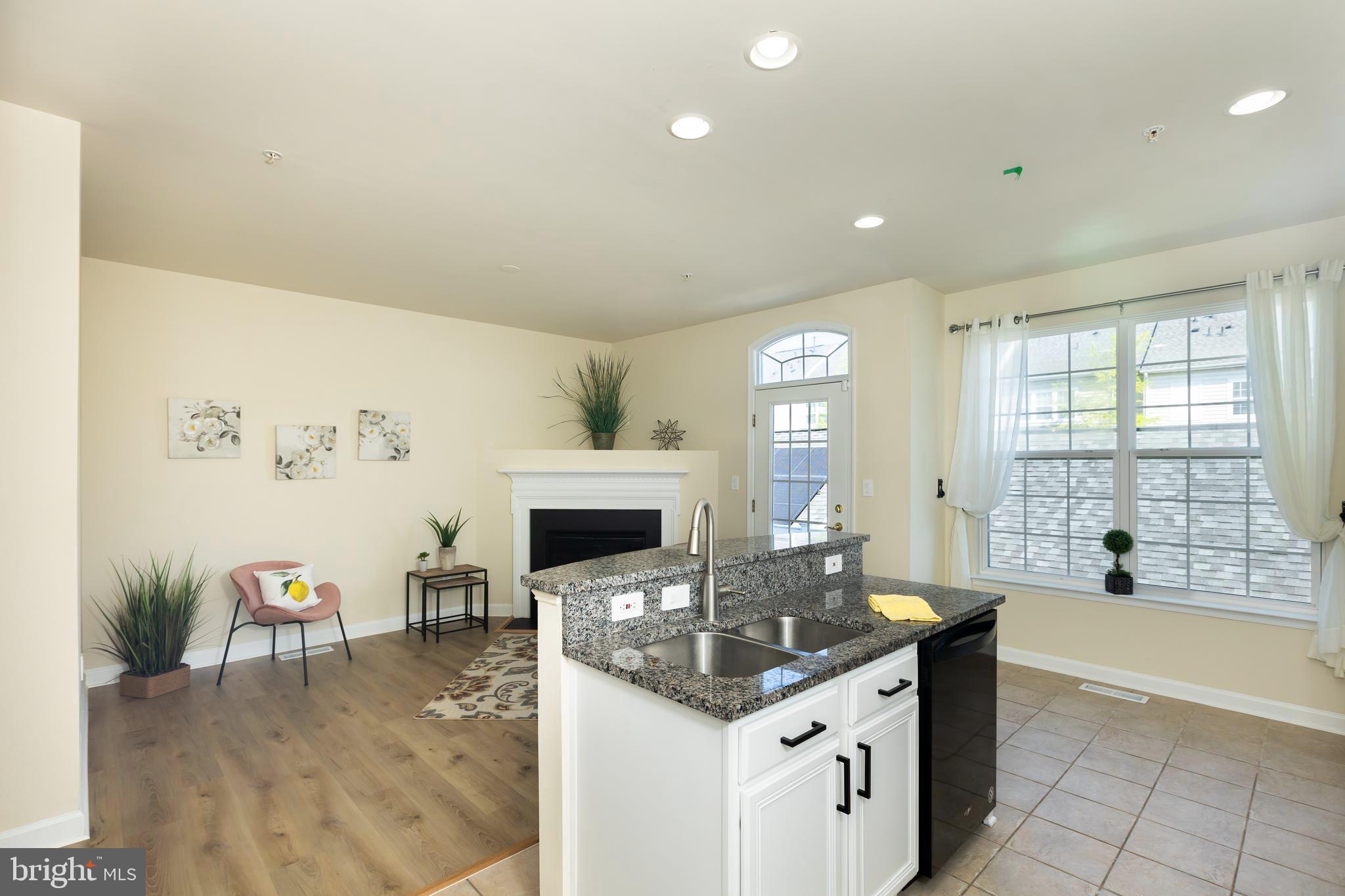 RESIDENCES AT VICTORY PROMENADE - Residential