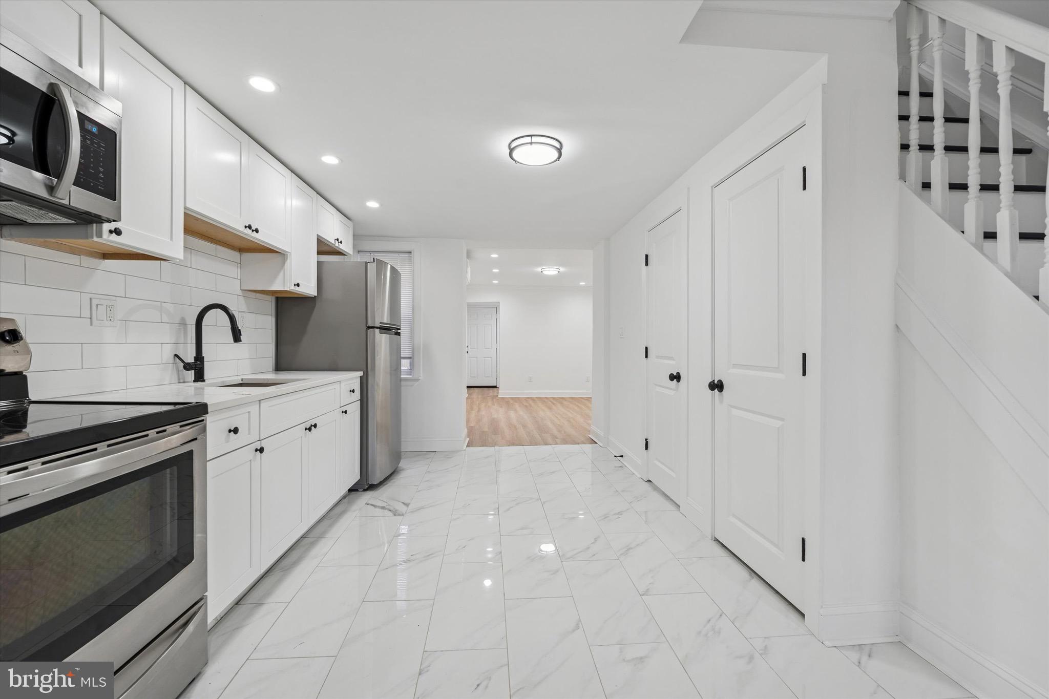 OLDE KENSINGTON - Residential