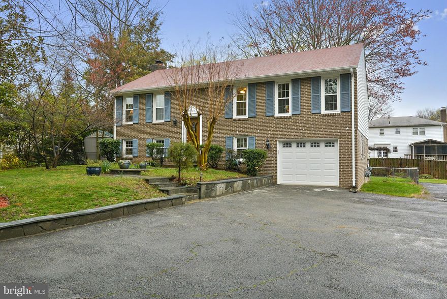 Beautifully remodeled split foyer with renovated kitchen and bathrooms.  Just move in. Recent upgrades such as roof, windows and systems ensure low cost of ownership. Level yard and cul de sac/pipe stem location grant privacy and easy entertaining space. So close to everything including pool, elementary/middle schools, GW Parkway, 495 and Huntington Metro. Hurry!