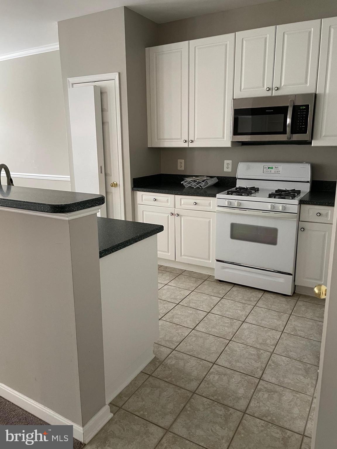2665 MANHATTAN PLACE 02/303