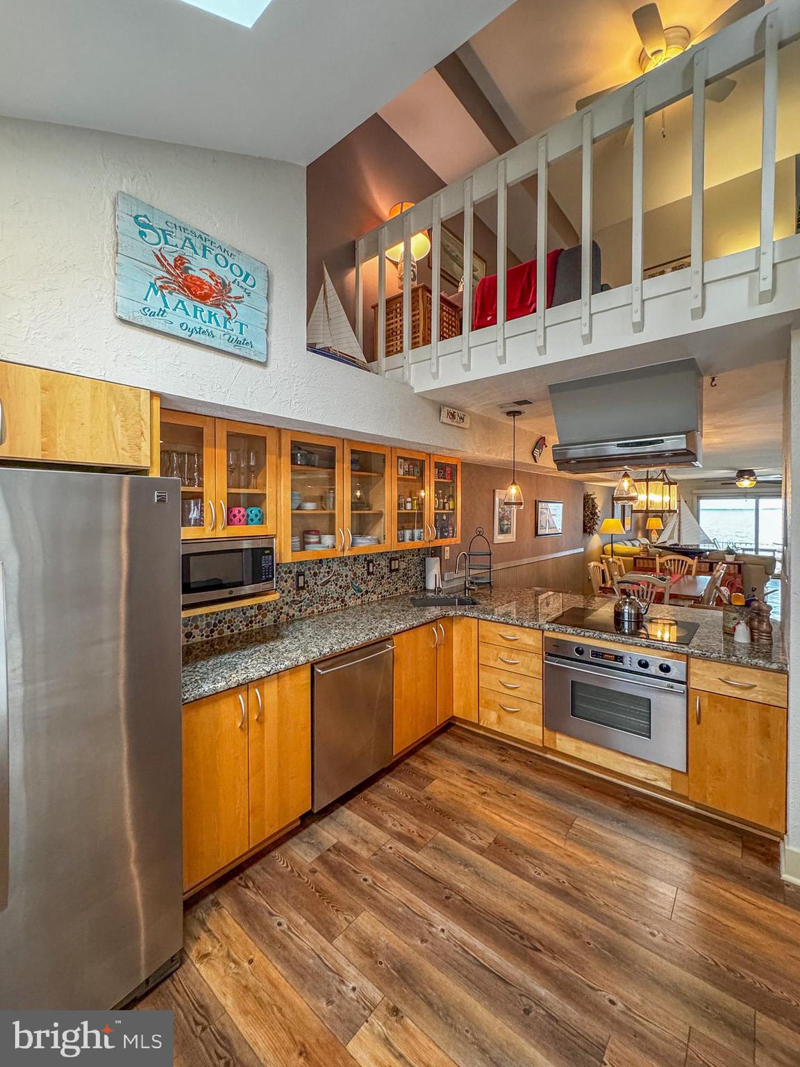 QUEENS LANDING - Residential